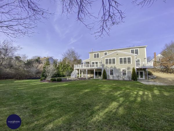 Cape Cod Home 995408