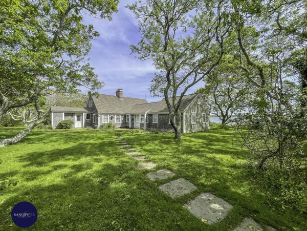 Cape Cod Home 995409