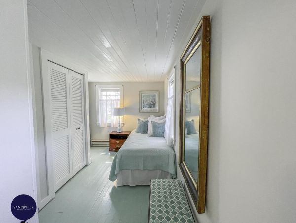 Cape Cod Home 995409