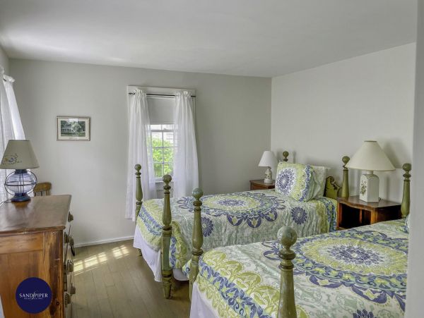Cape Cod Home 995409