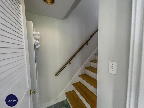 Cape Cod Home 995409