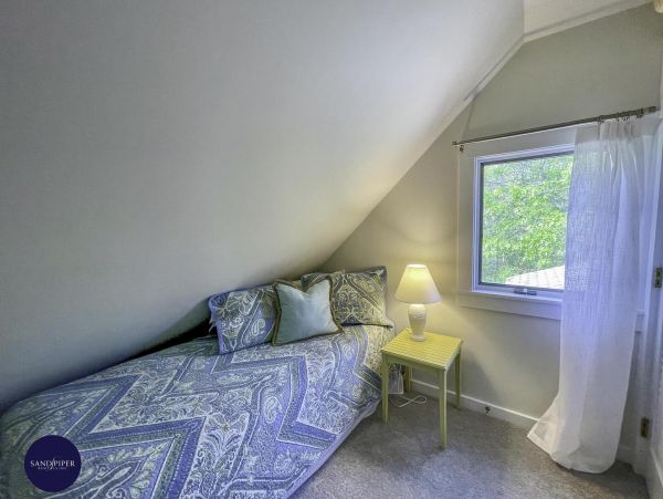 Cape Cod Home 995409