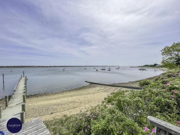 Cape Cod Home 995409
