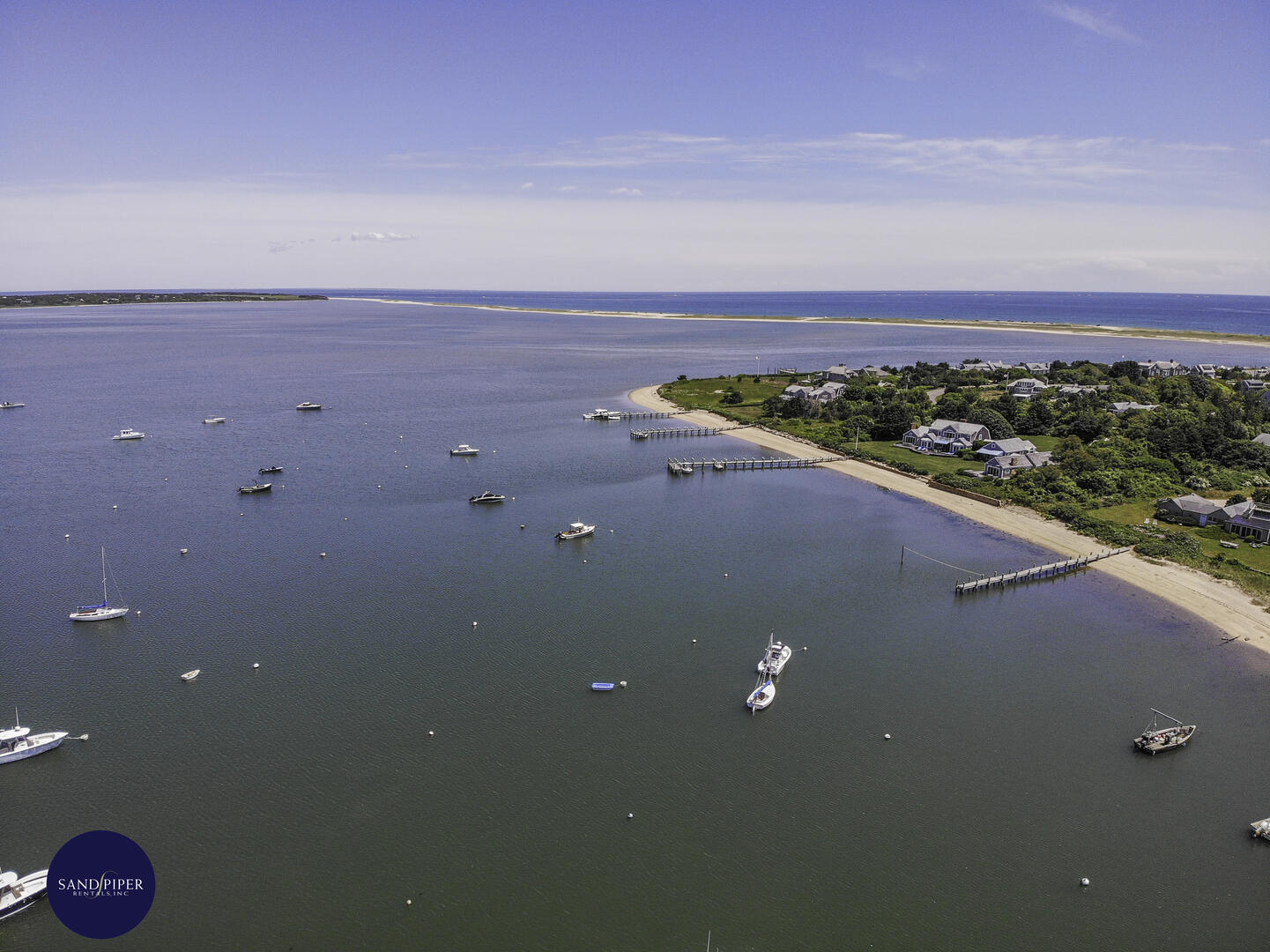 Cape Cod Home 995409