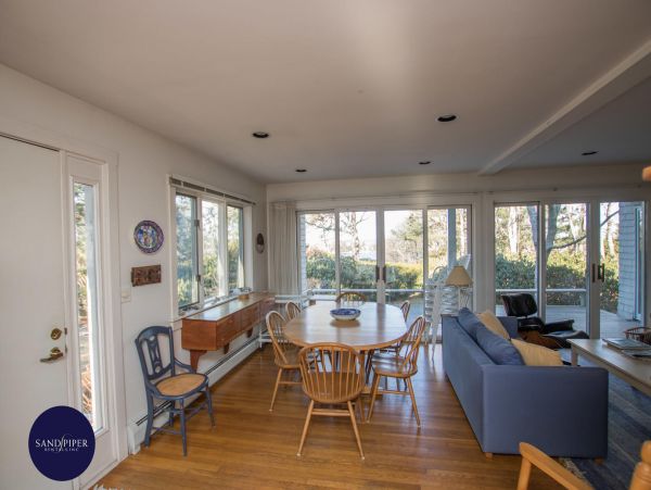 Cape Cod Home 995410