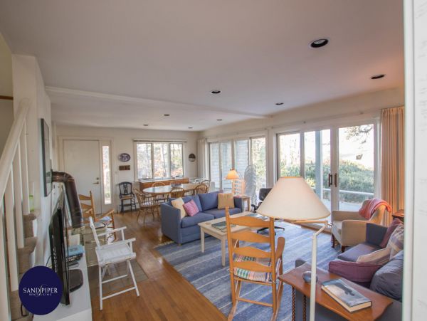 Cape Cod Home 995410