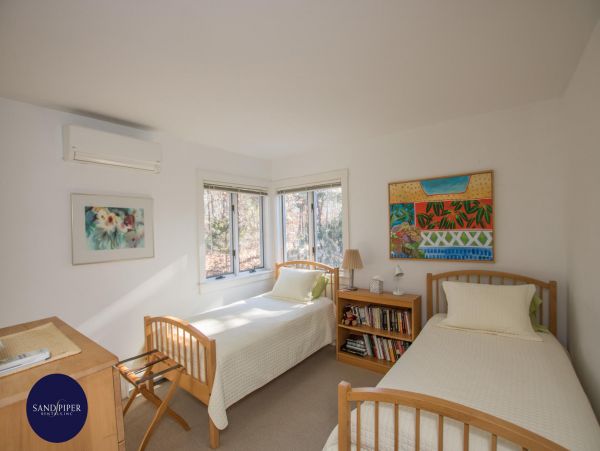 Cape Cod Home 995410