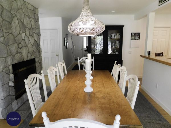 Cape Cod Home 995411