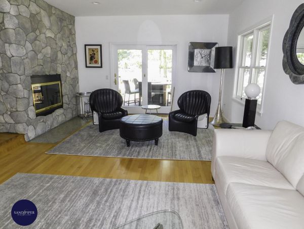 Cape Cod Home 995411