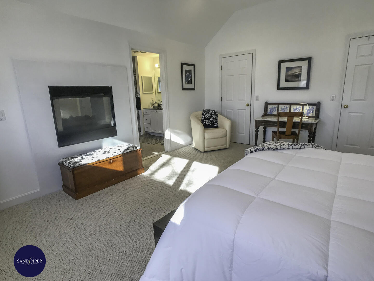 Cape Cod Home 995411