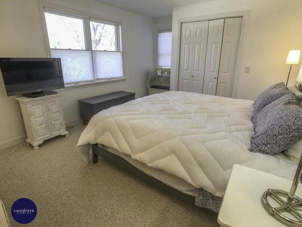Cape Cod Home 995411