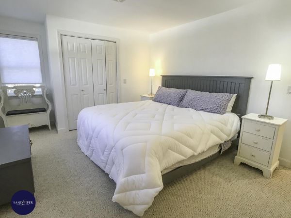 Cape Cod Home 995411