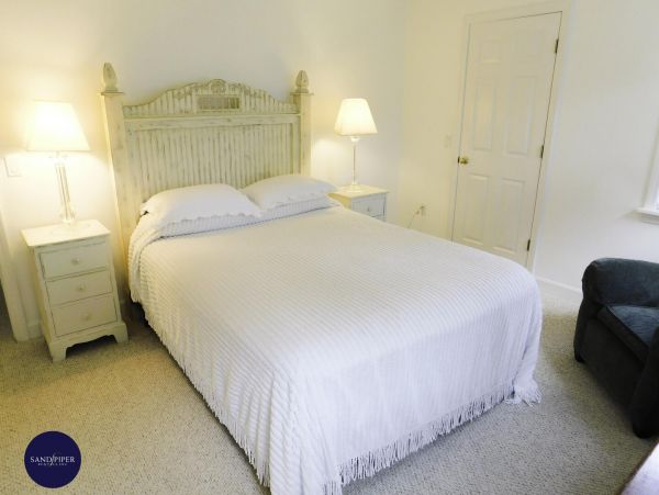 Cape Cod Home 995411