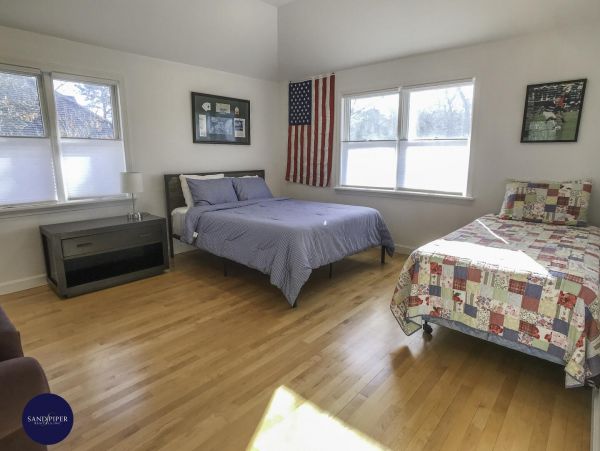 Cape Cod Home 995411