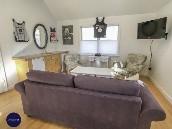 Cape Cod Home 995411