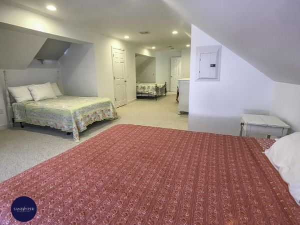 Cape Cod Home 995411