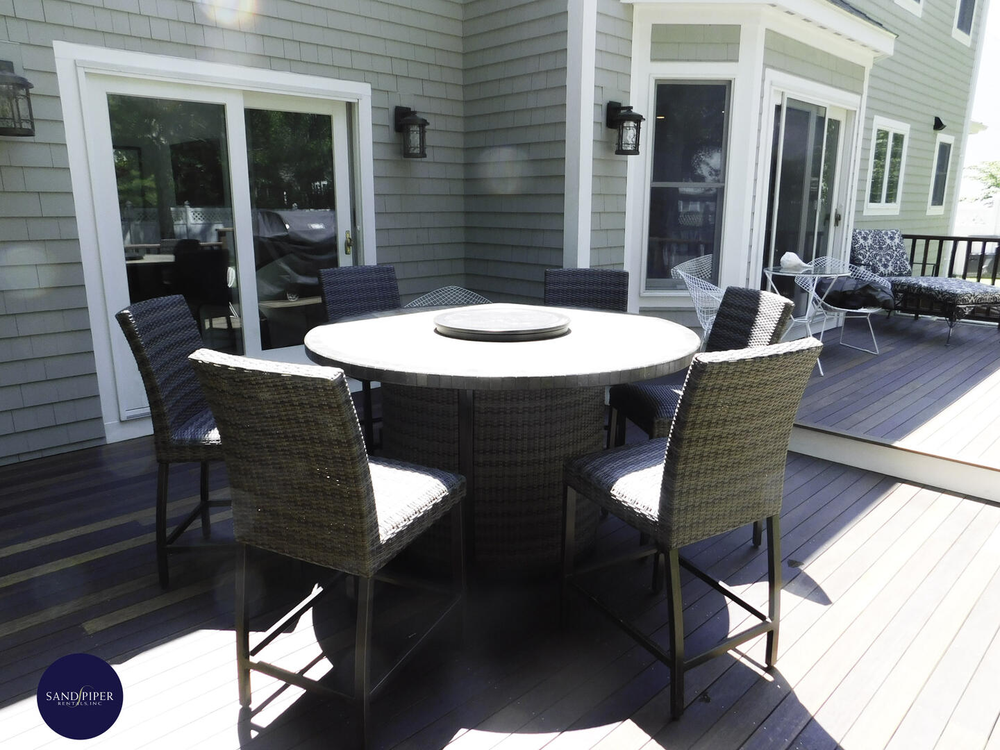 Cape Cod Home 995411