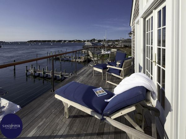 Cape Cod Home 995412