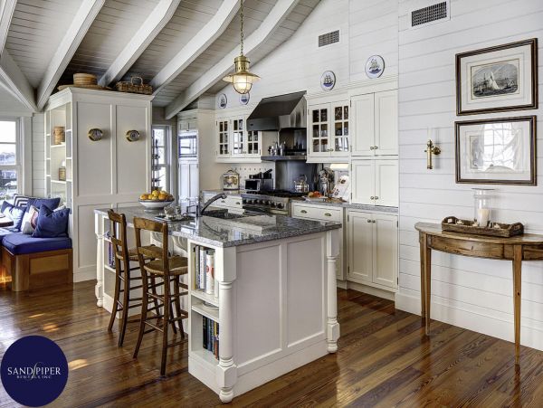 Cape Cod Home 995412