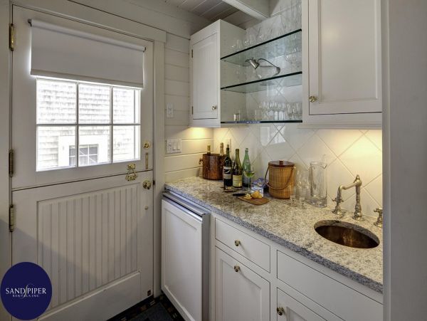 Cape Cod Home 995412