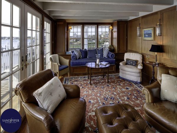 Cape Cod Home 995412