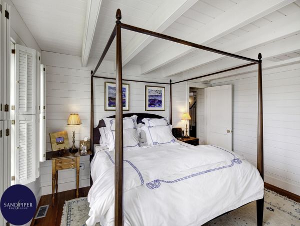 Cape Cod Home 995412