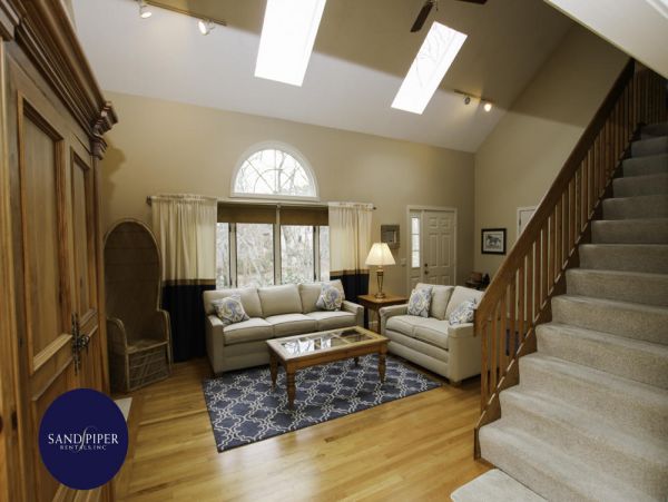 Cape Cod Home 995413