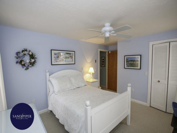 Cape Cod Home 995413