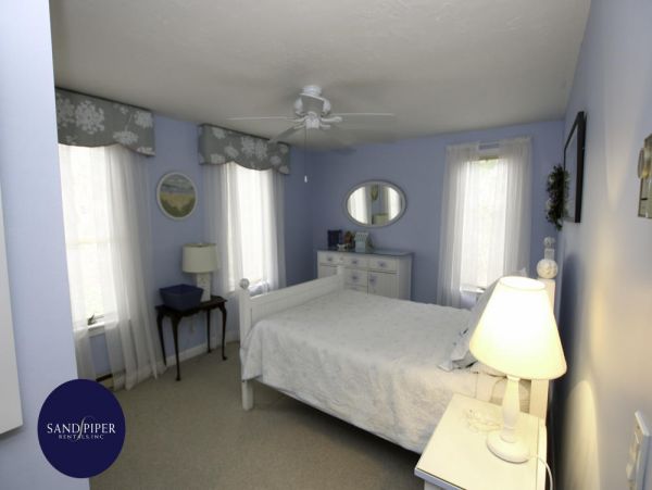 Cape Cod Home 995413