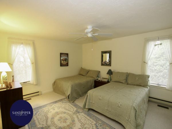Cape Cod Home 995413