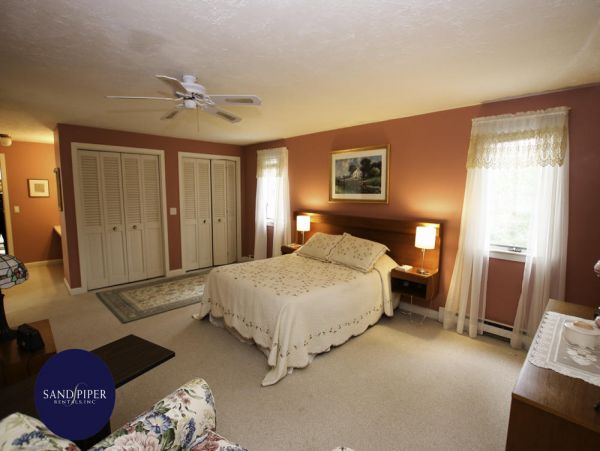 Cape Cod Home 995413