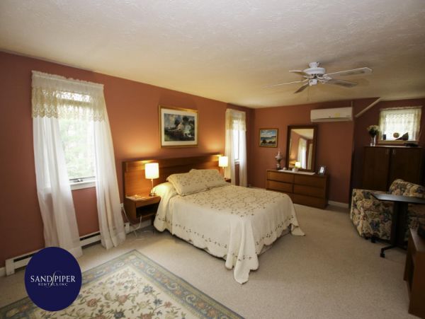 Cape Cod Home 995413