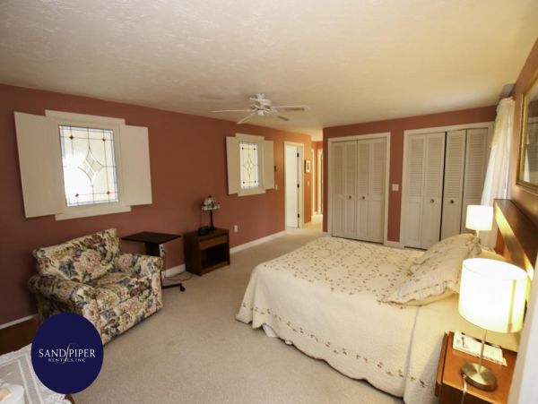 Cape Cod Home 995413