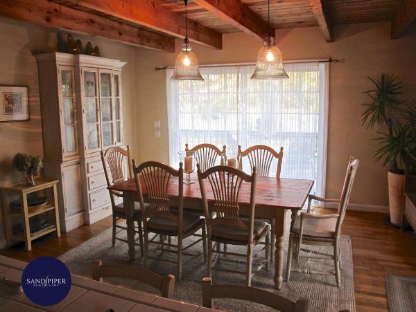 Cape Cod Home 995414