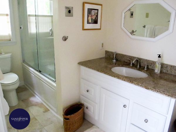 Cape Cod Home 995414