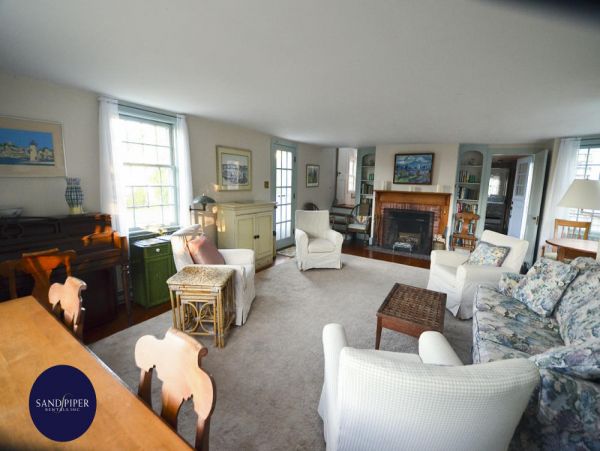 Cape Cod Home 995415