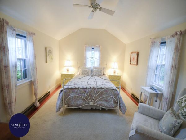 Cape Cod Home 995415