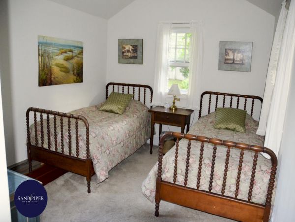 Cape Cod Home 995415