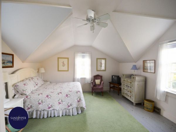 Cape Cod Home 995415