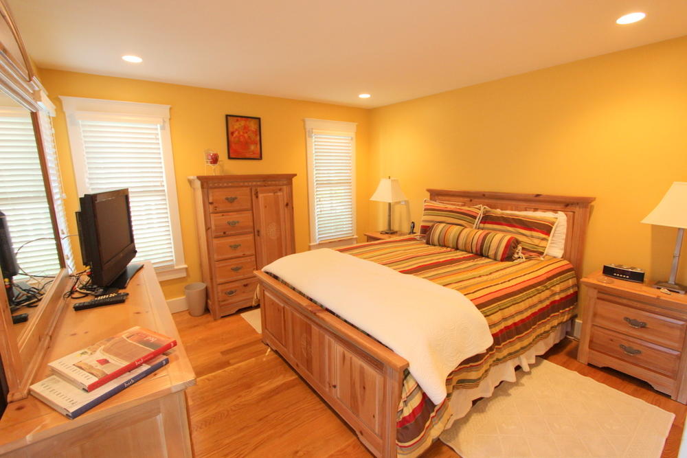 Cape Cod Home 995416