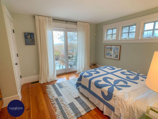 Cape Cod Home 995417