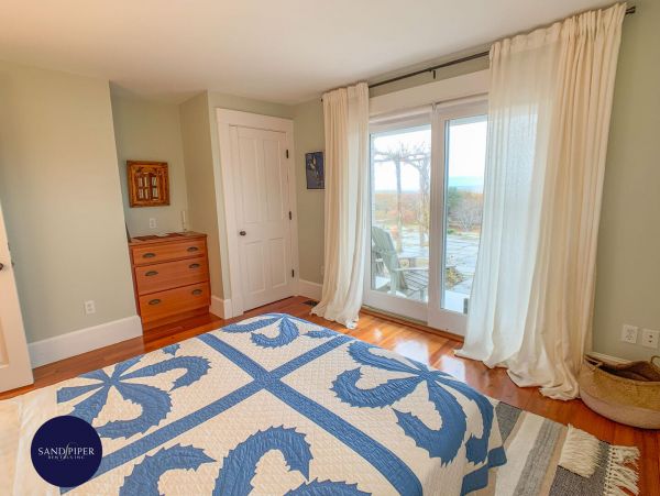 Cape Cod Home 995417