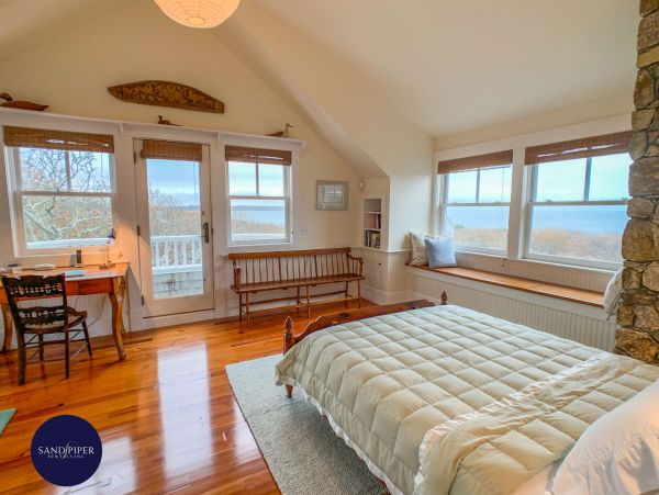 Cape Cod Home 995417