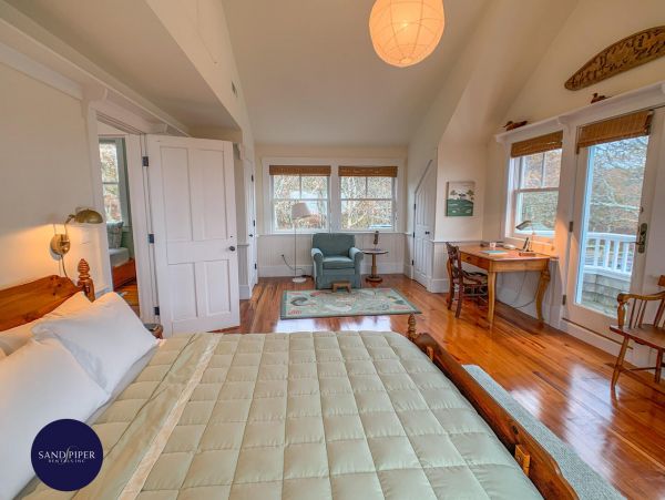 Cape Cod Home 995417