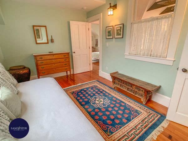 Cape Cod Home 995417