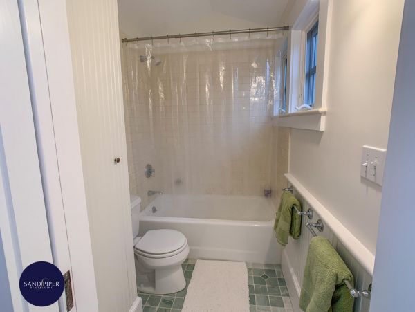 Cape Cod Home 995417