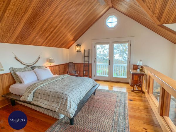 Cape Cod Home 995417