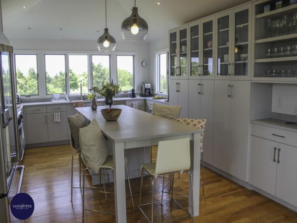 Cape Cod Home 995418