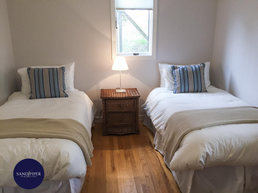 Cape Cod Home 995418