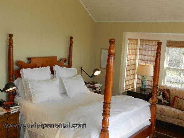 Cape Cod Home 995419
